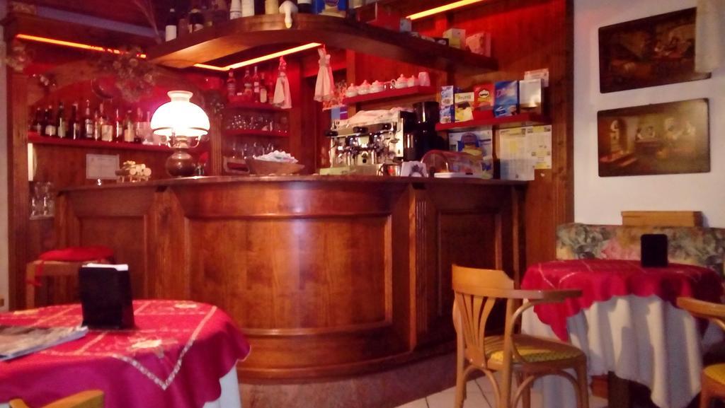 Albergo Martinet Vernante Εξωτερικό φωτογραφία